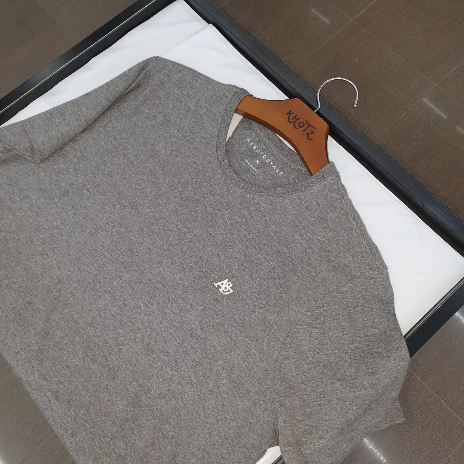 Camiseta Básica Aeropostale Masculina Cinza Mescla Logo Clássico