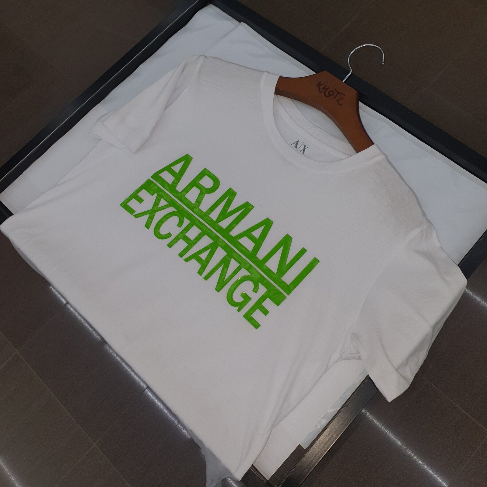 Camiseta Armani Exchange Masculina Branca Logo Verde