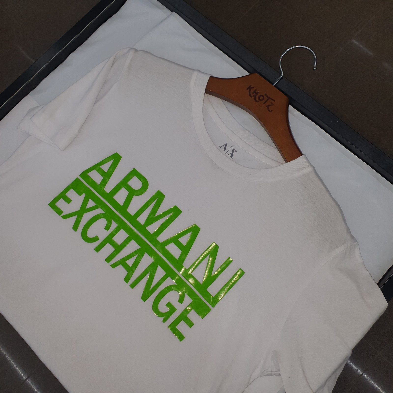 Camiseta Armani Exchange Masculina Branca Logo Verde