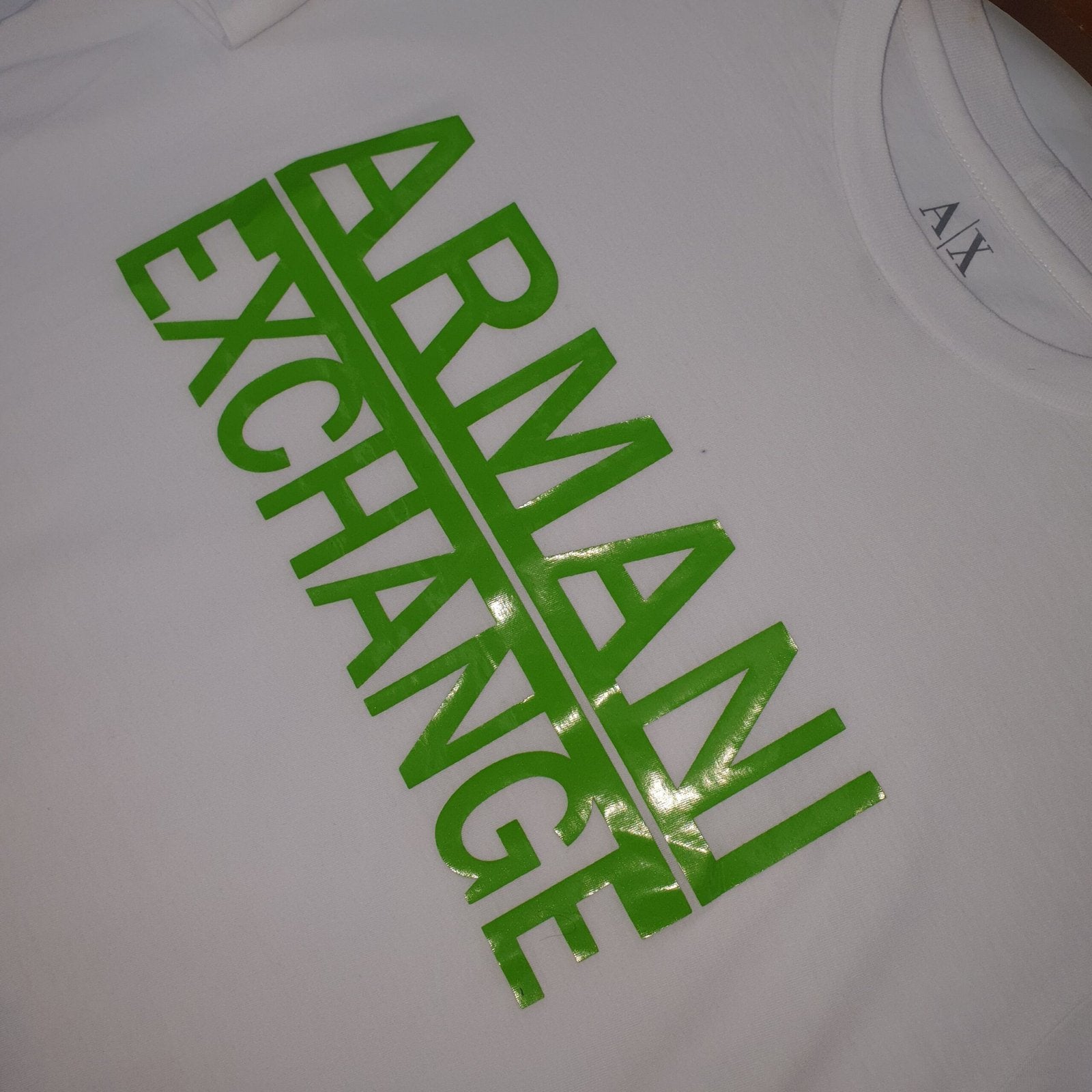 Camiseta Armani Exchange Masculina Branca Logo Verde