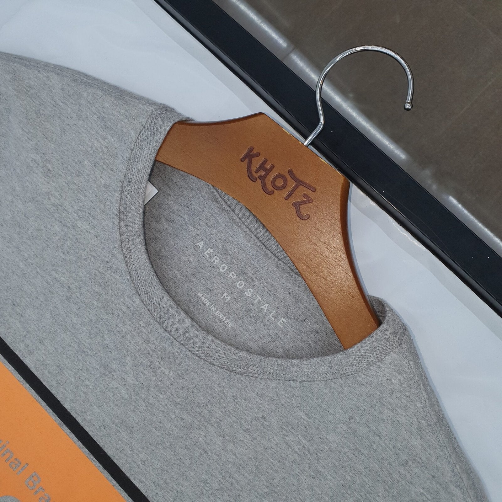 Camiseta Aeropostale Masculina Cinza Gelo Estampa Centralizada