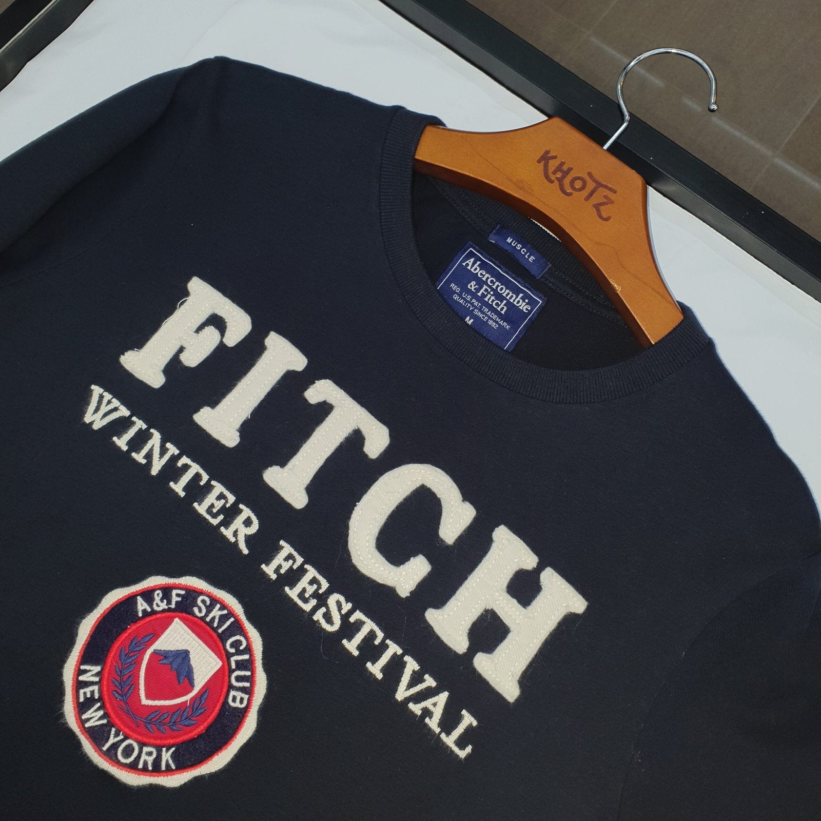 Camiseta Abercrombie Masculina Marinho Estampa Winter Festival