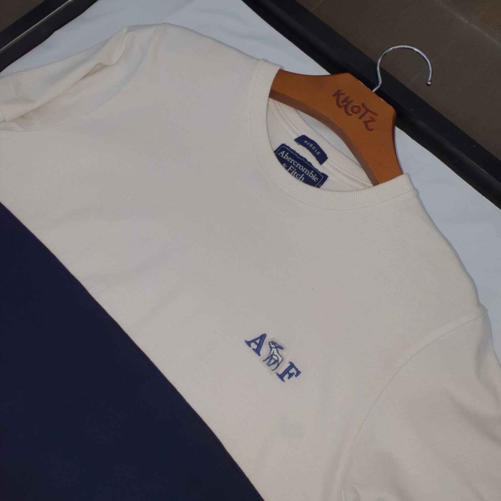 Camiseta Abercrombie Masculina Dual Color Logo Clássico