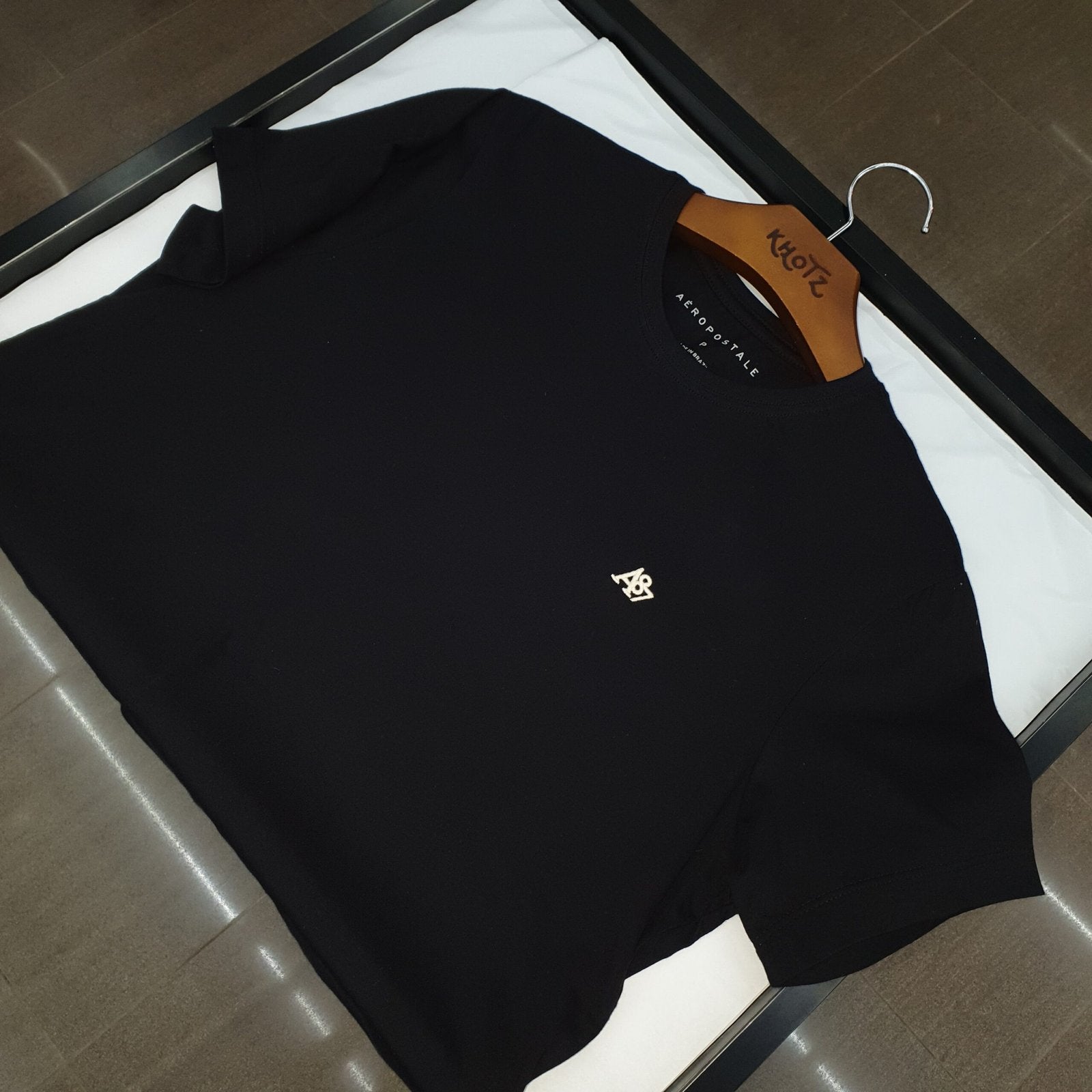 Camiseta Básica Aeropostale Masculina Preta Logo Clássico