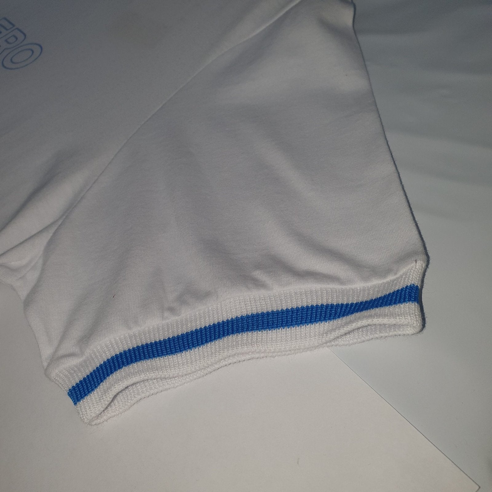 Camiseta Aeropostale Masculina Branca Detalhe na Gola Estampa Clássica