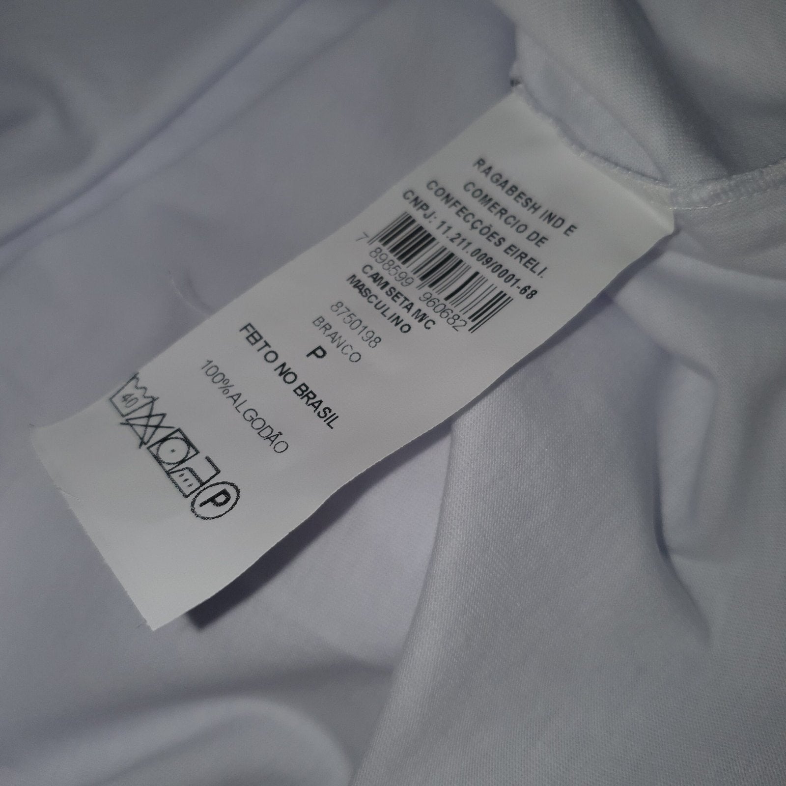 Camiseta Aeropostale Masculina Branca Detalhe na Gola Estampa Clássica
