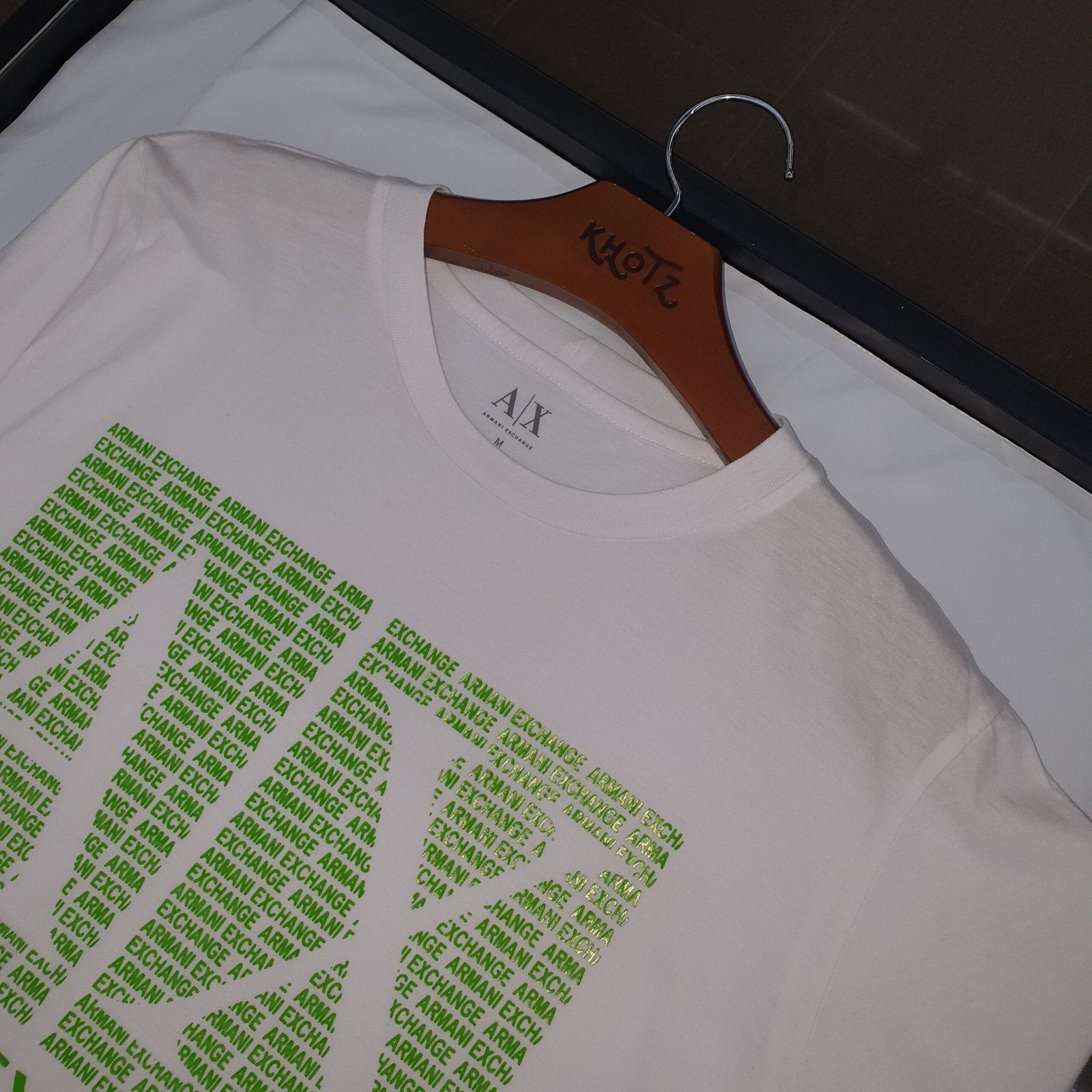Camiseta Armani Exchange Masculina Branca Estampa AX