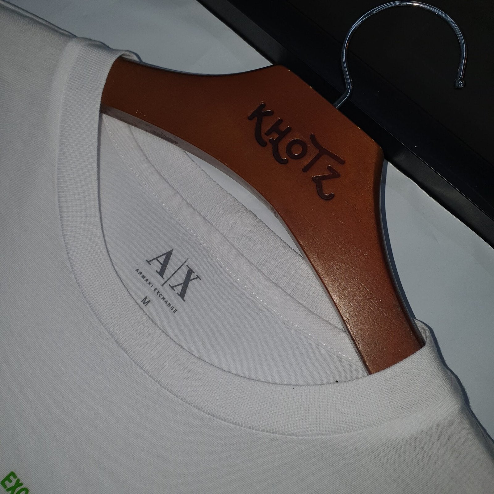 Camiseta Armani Exchange Masculina Branca Estampa AX
