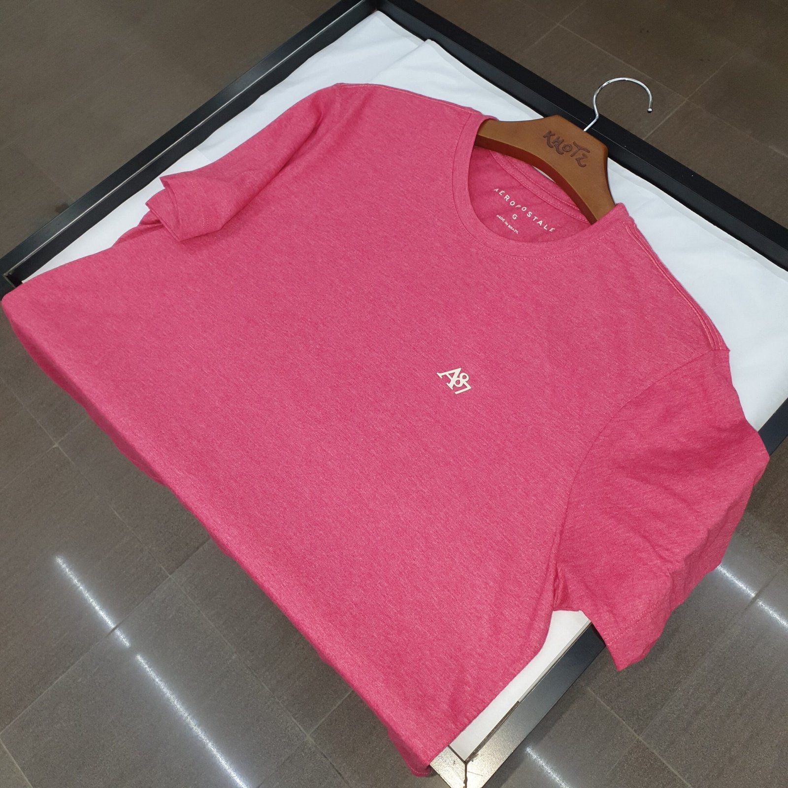 Camiseta Básica Aeropostale Masculina Framboesa Logo Clássico