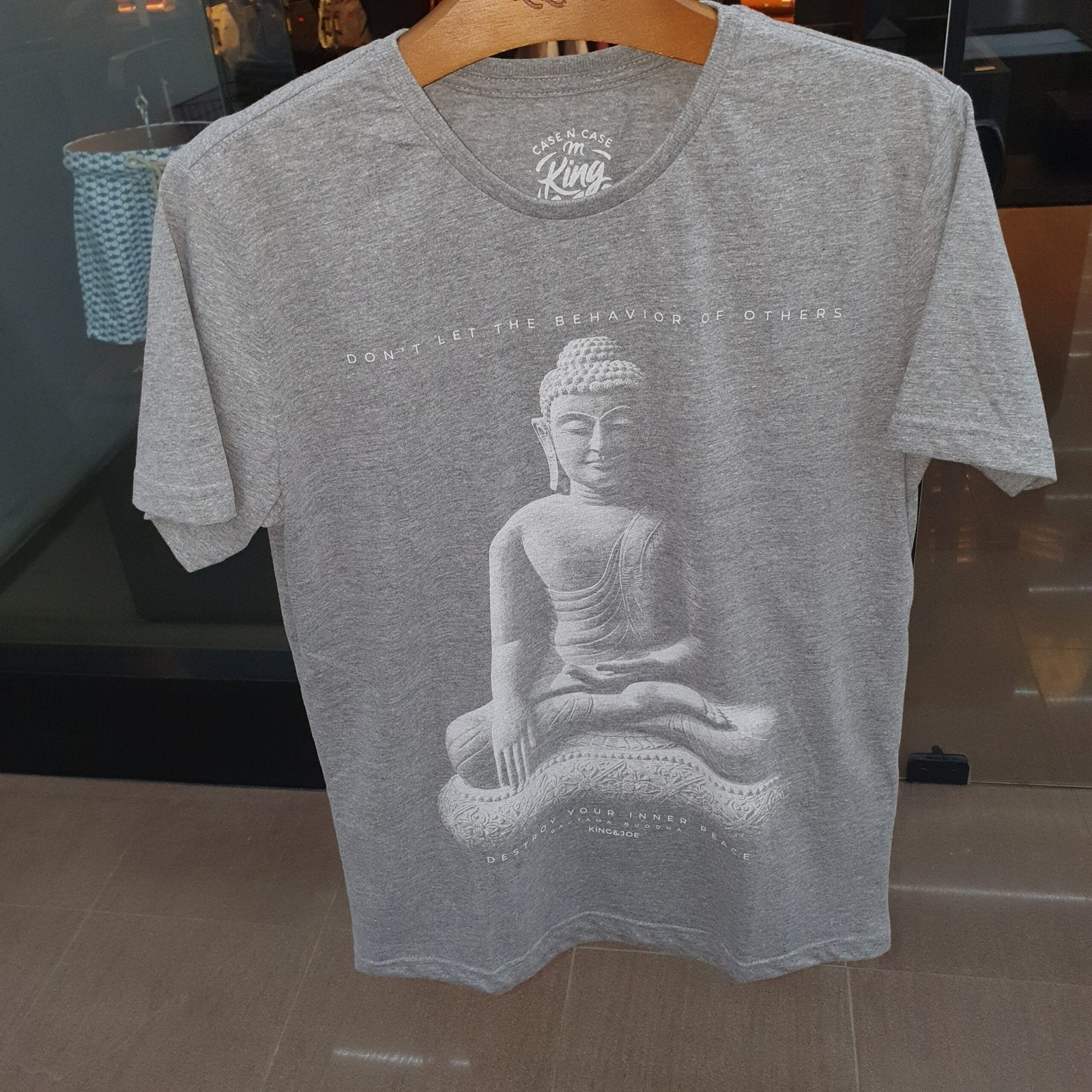 Camiseta King&Joe Masculina Cinza Estampa Tailândia