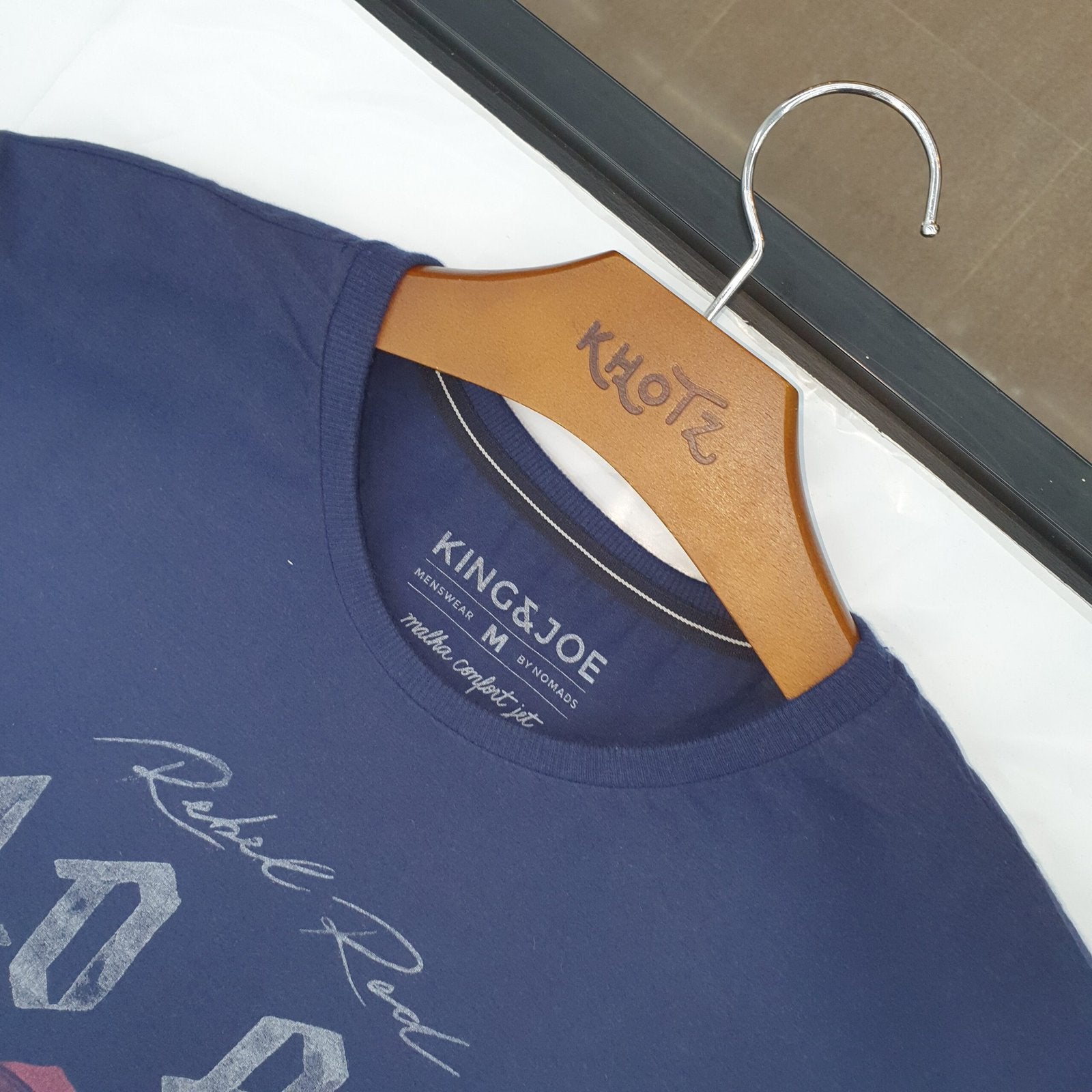 Camiseta Básica King&Joe Masculina Marinho Estampa Wild Rose