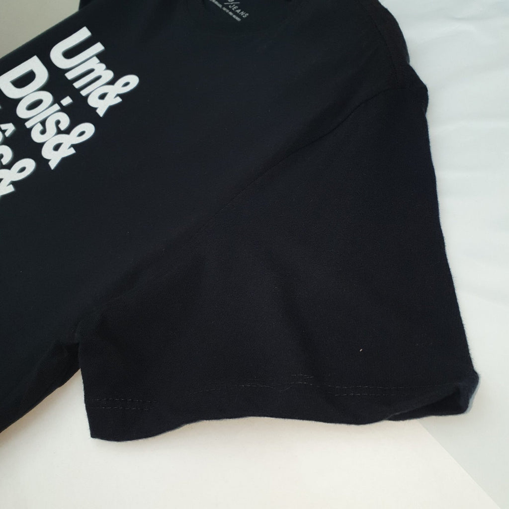 Camiseta Básica Reserva Masculina Preta Estampa Faz o 4