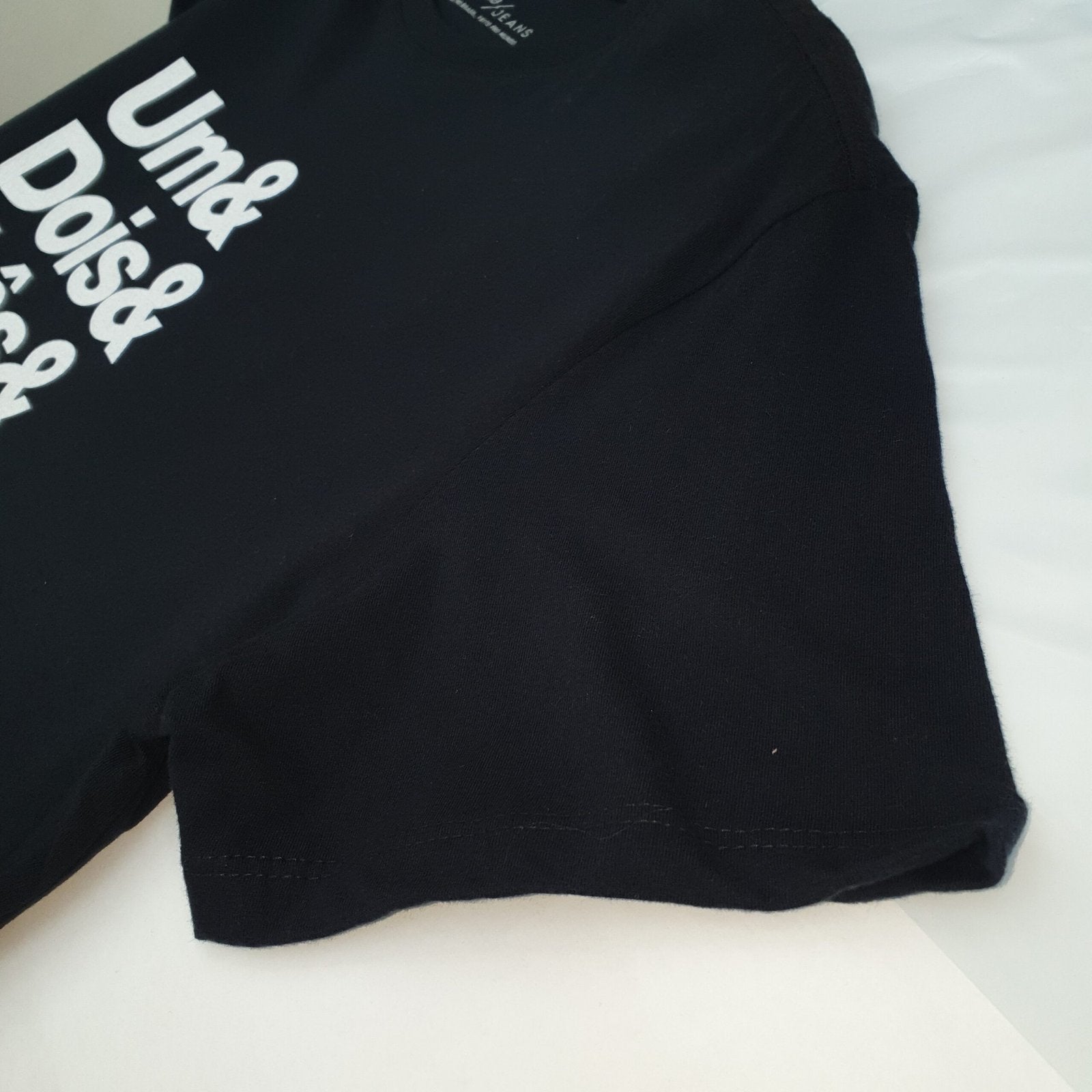 Camiseta Básica Reserva Masculina Preta Estampa Faz o 4