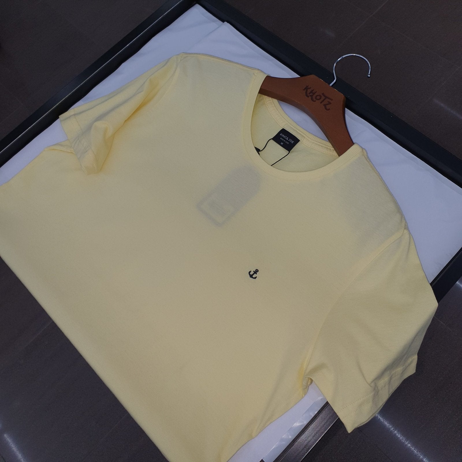 Camiseta Básica king&Joe Masculina Amarela Logo Preto