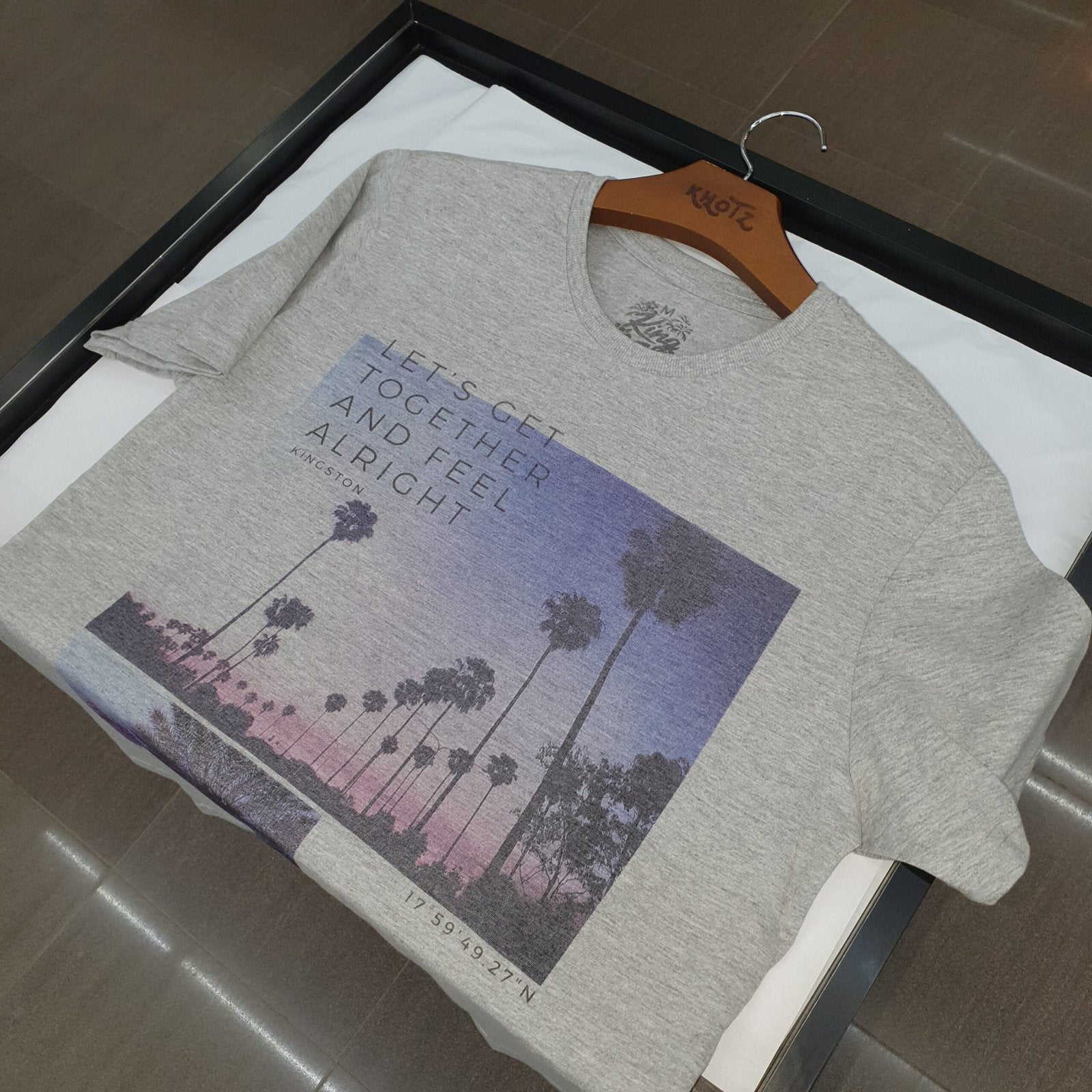 Camiseta Básica King&Joe Masculina Cinza Estampa Coqueiros