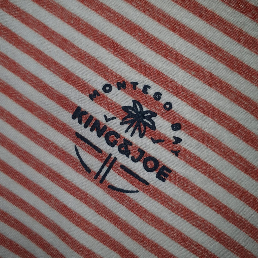 Camiseta Básica King&Joe Masculina cor Telha Estampa Listras Tropicais