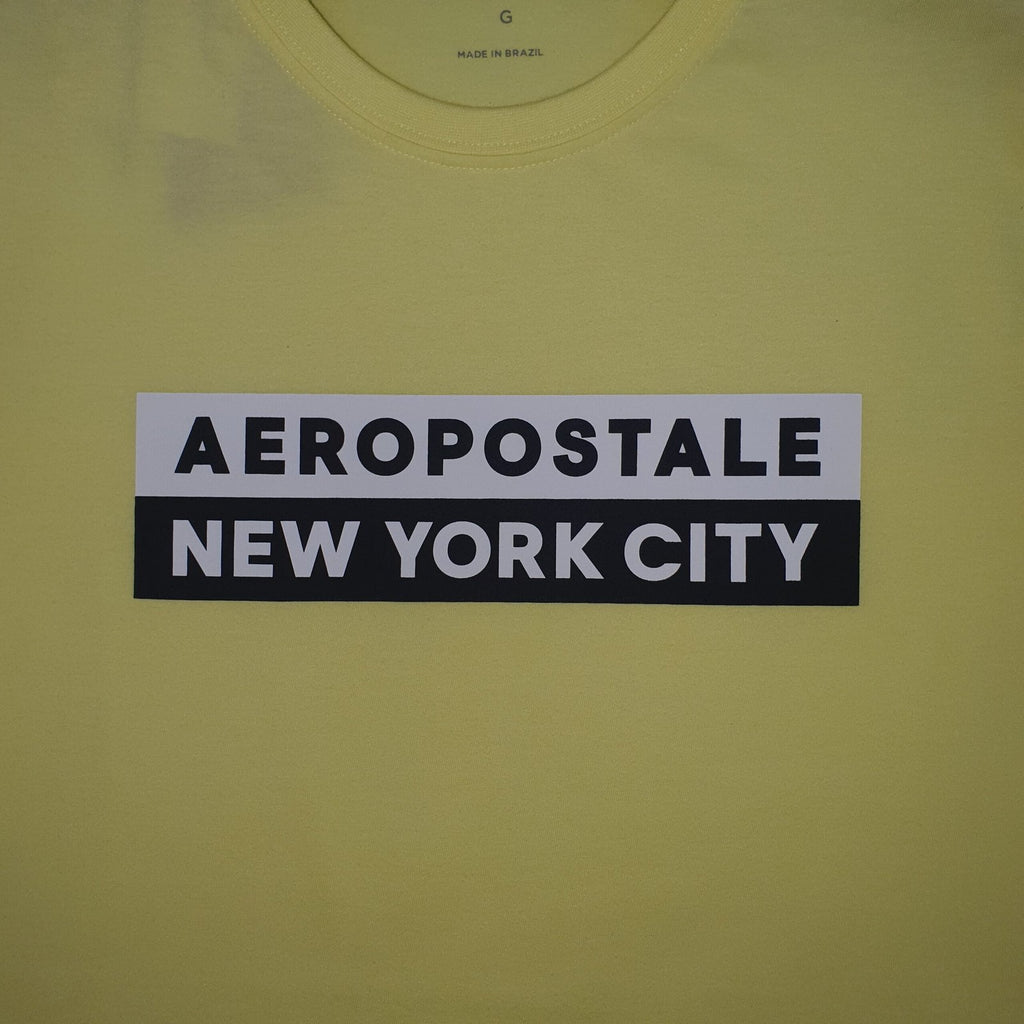 Camiseta Aeropostale Masculina Amarela Estampa Letreiro Branco e Preto