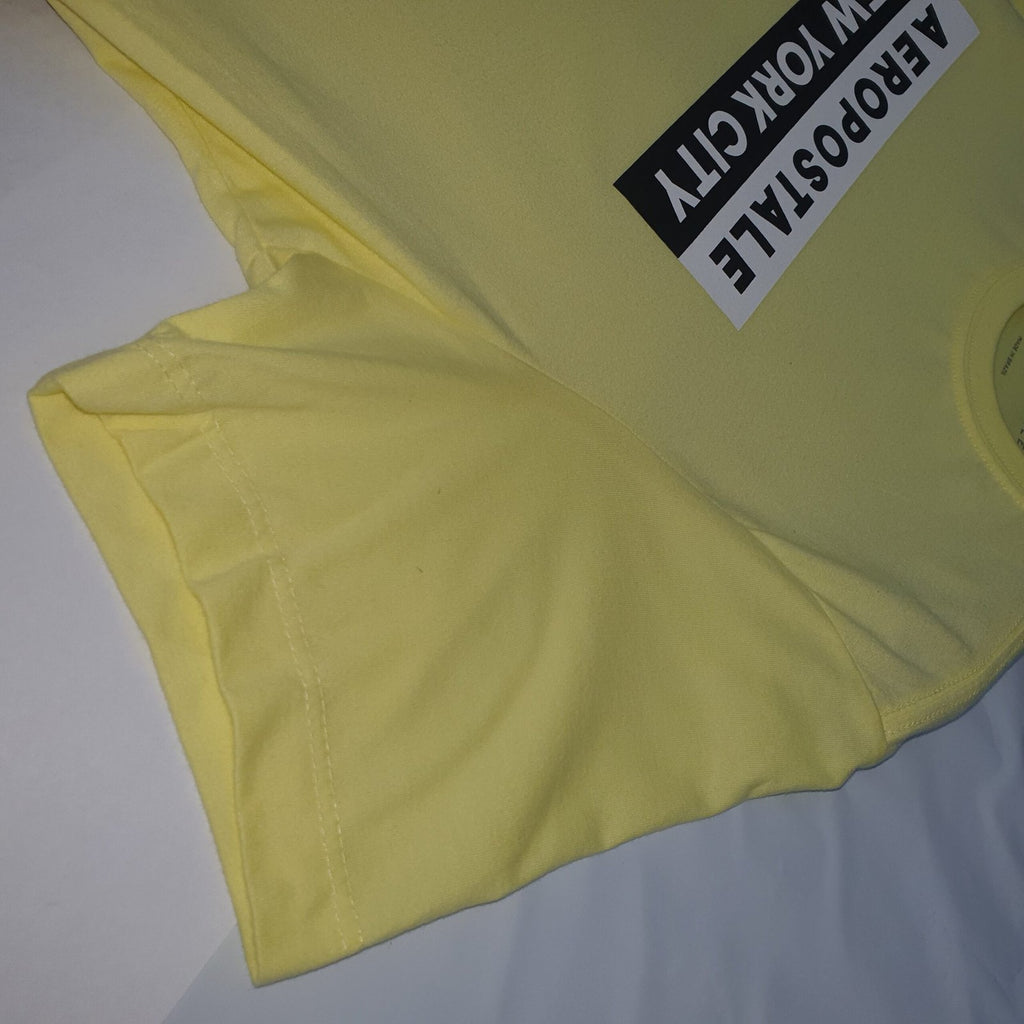 Camiseta Aeropostale Masculina Amarela Estampa Letreiro Branco e Preto