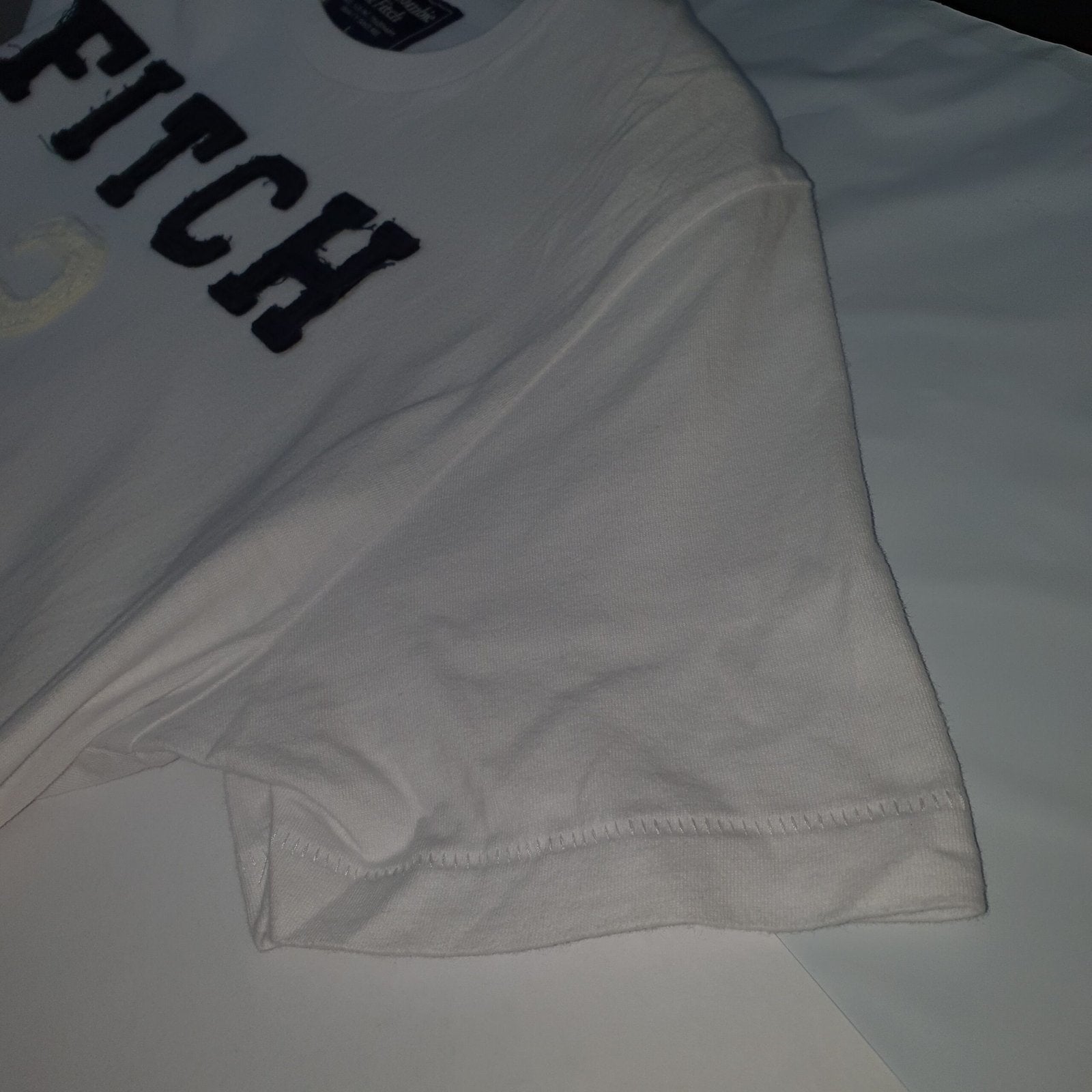 Camiseta Abercrombie Masculina Branca Estampa Fitch Preto