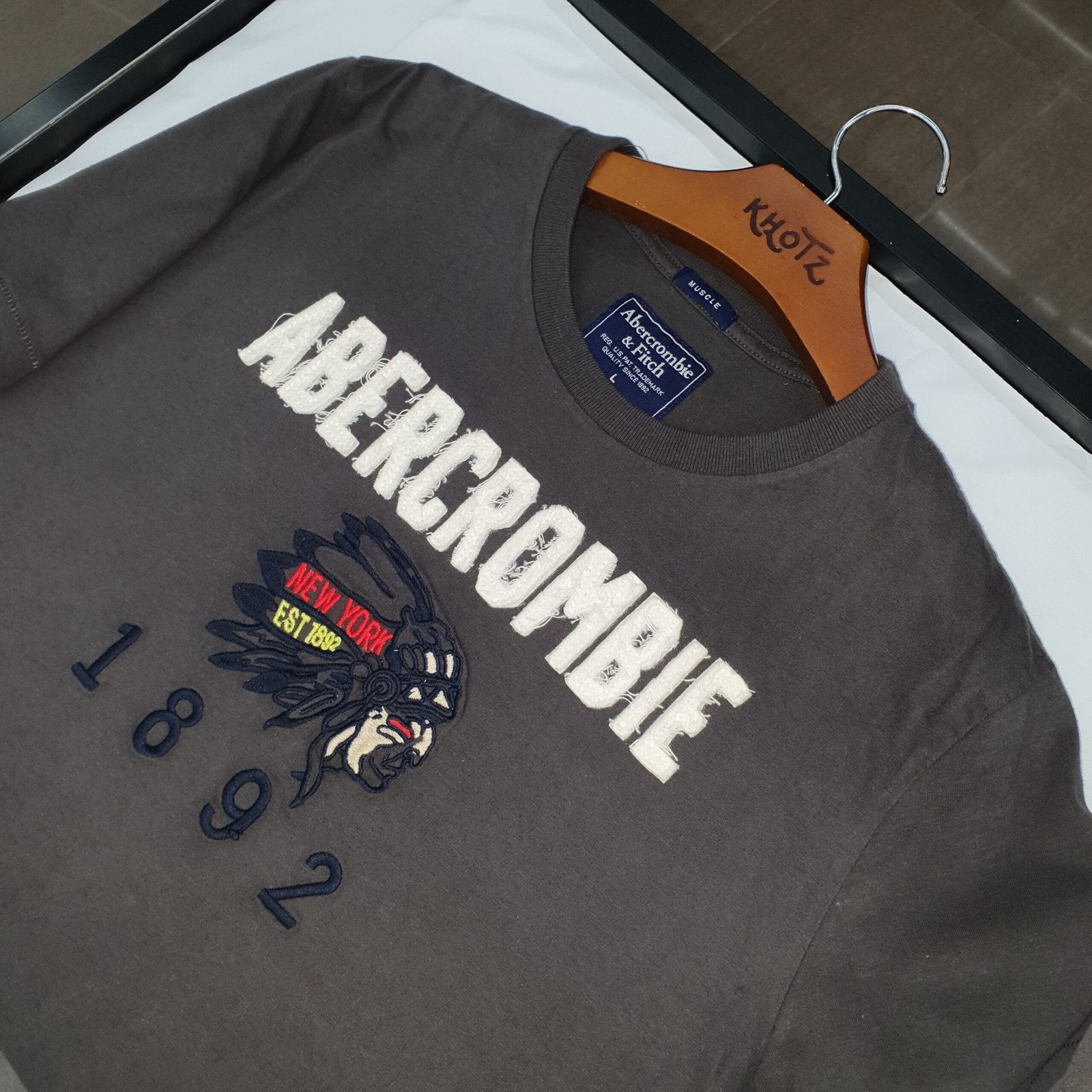 Camiseta Abercrombie Masculina Chumbo Estampa Índio 1892