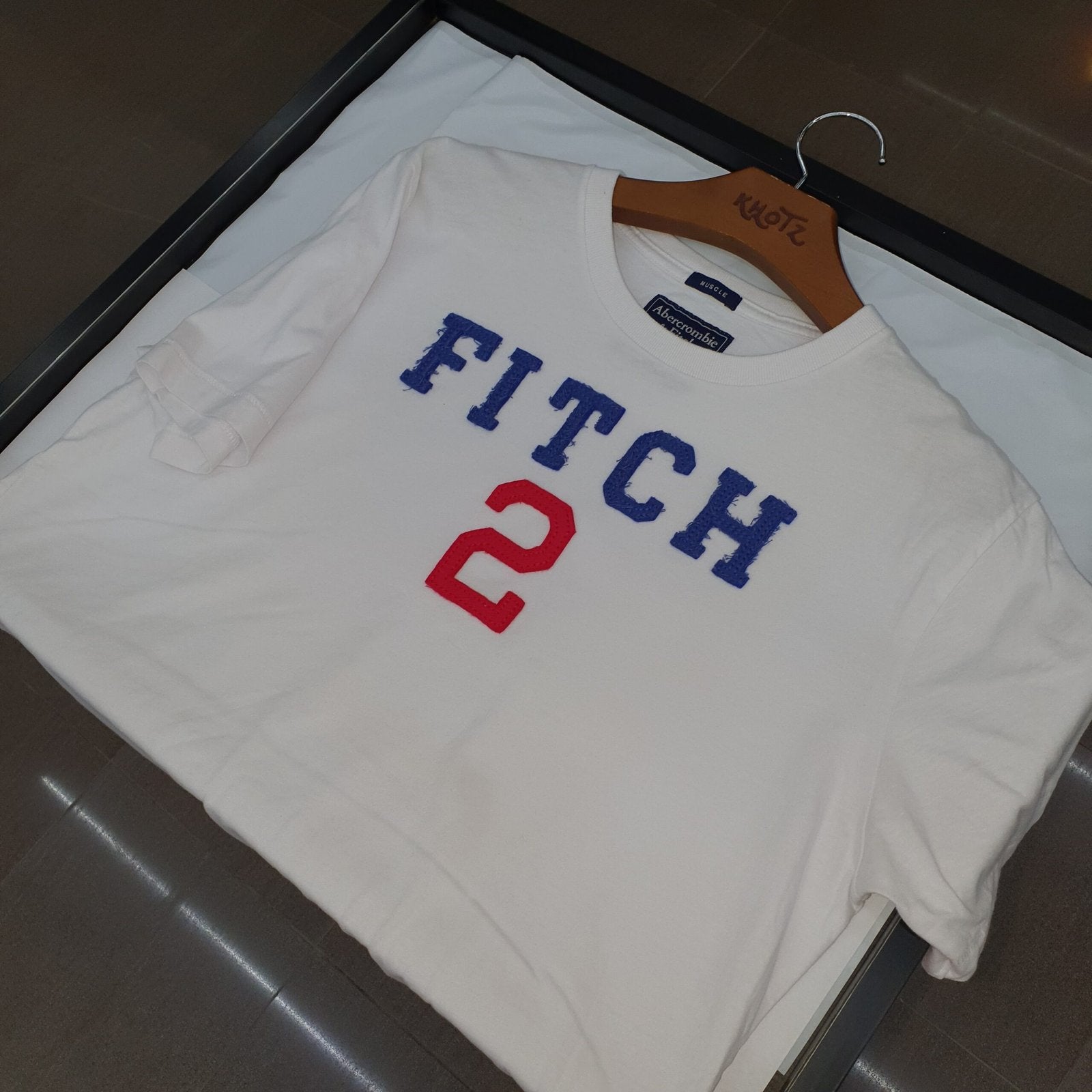 Camiseta Abercrombie Masculina Branca Estampa Fitch