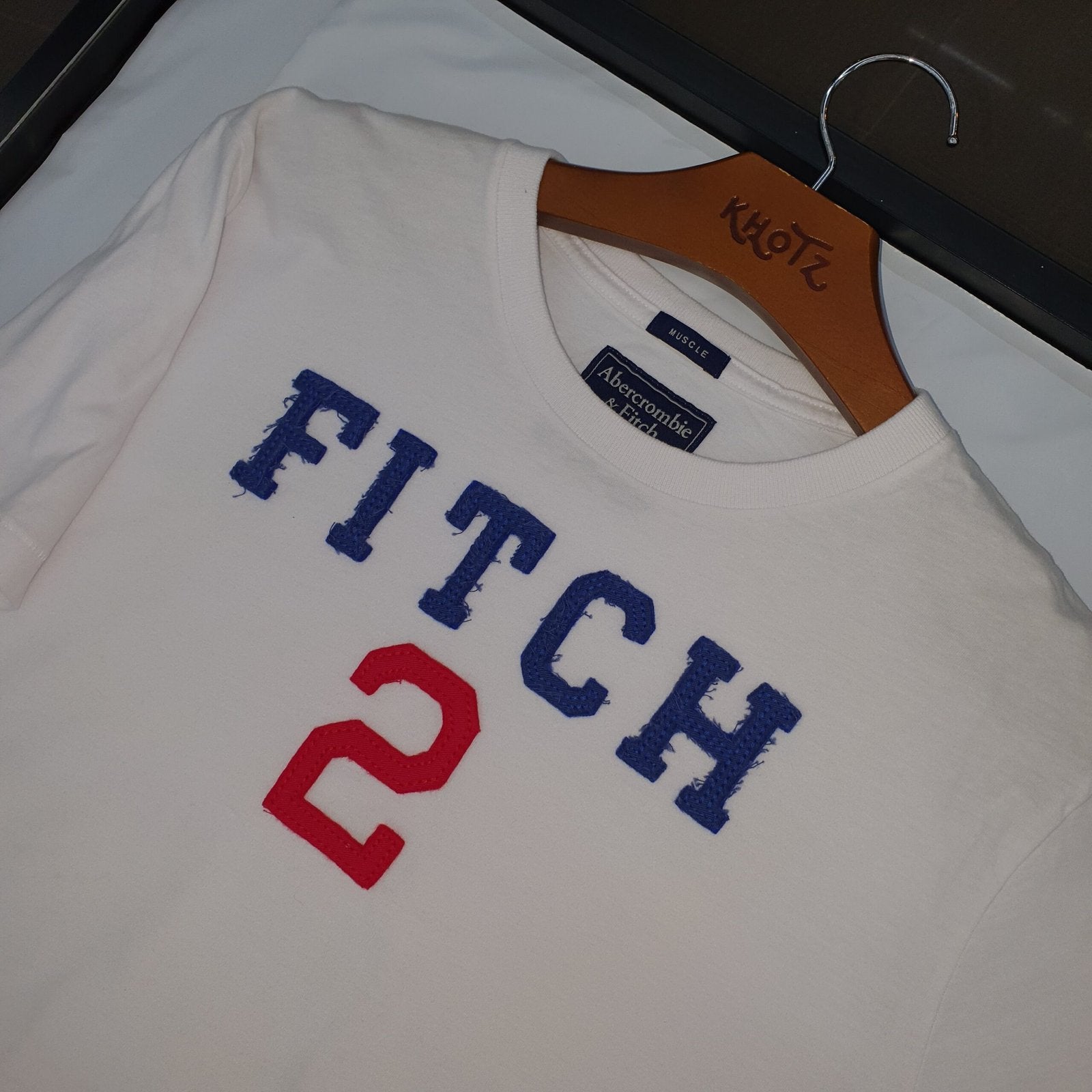 Camiseta Abercrombie Masculina Branca Estampa Fitch