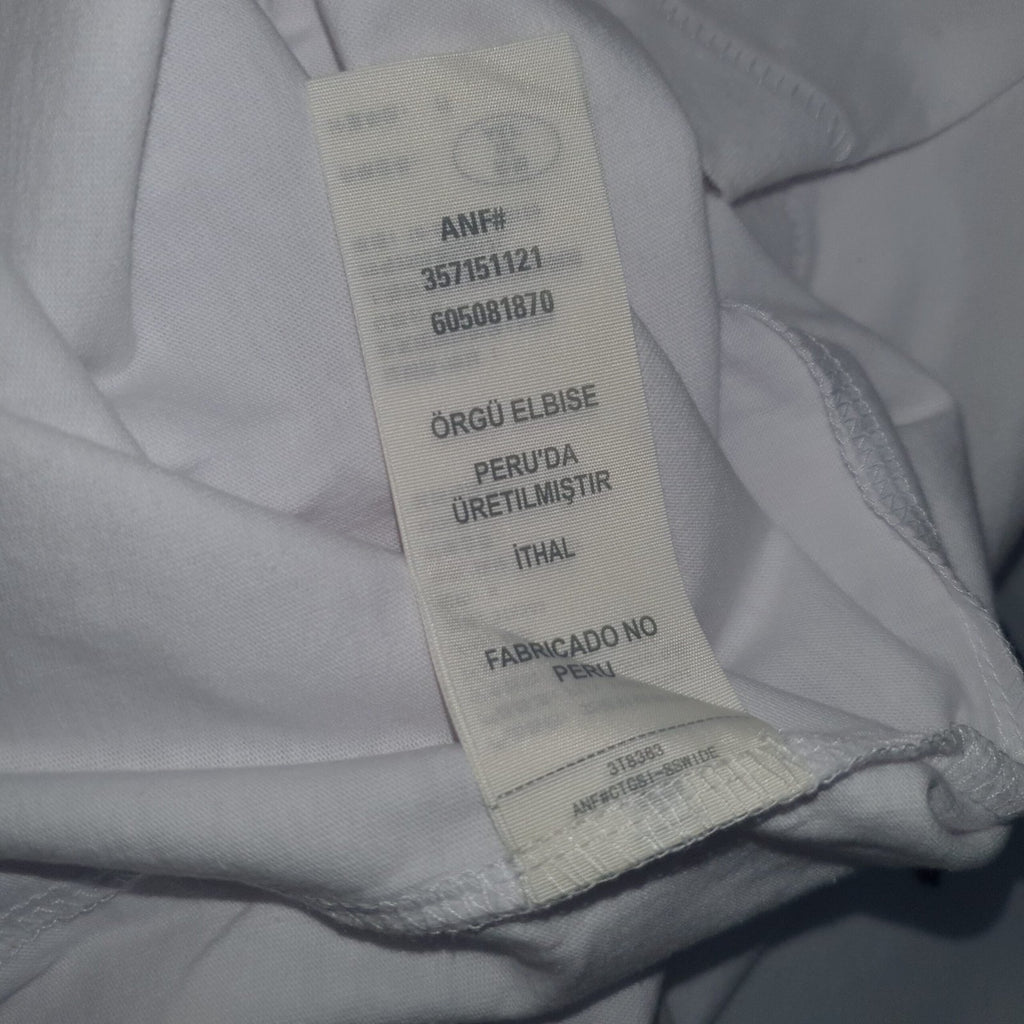 Camiseta Abercrombie Masculina Branca Estampa Fitch Azul