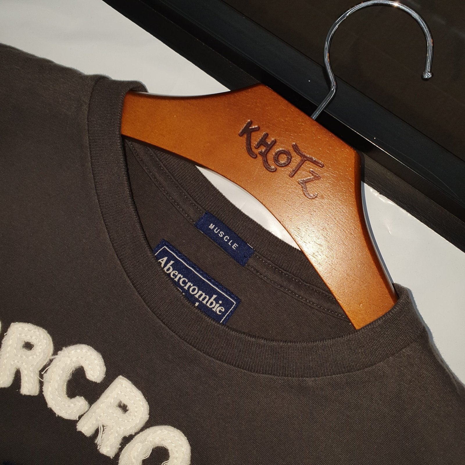 Camiseta Abercrombie Masculina Chumbo Estampa Índio cor Petróleo