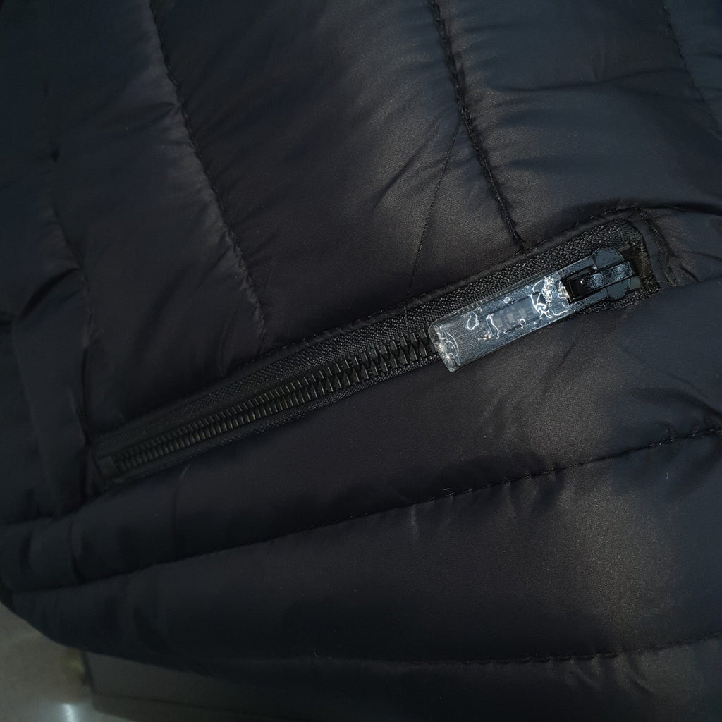 Jaqueta Puffer Ralph Lauren Capuz retirável Preta com Pony Vermelho