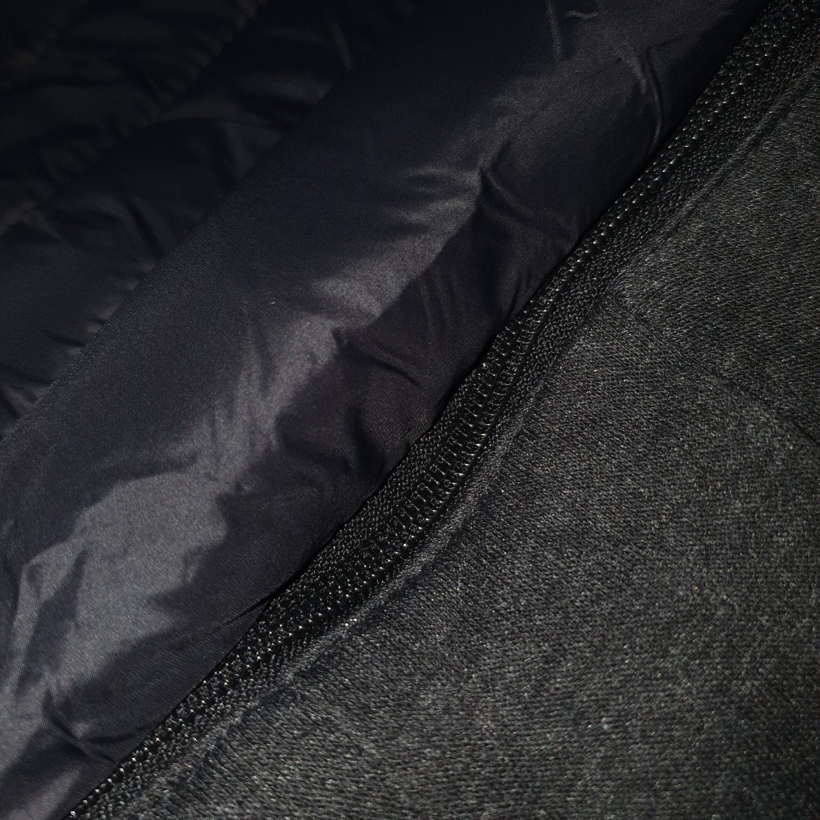 Jaqueta Puffer Ralph Lauren Capuz retirável Preta com Pony Vermelho