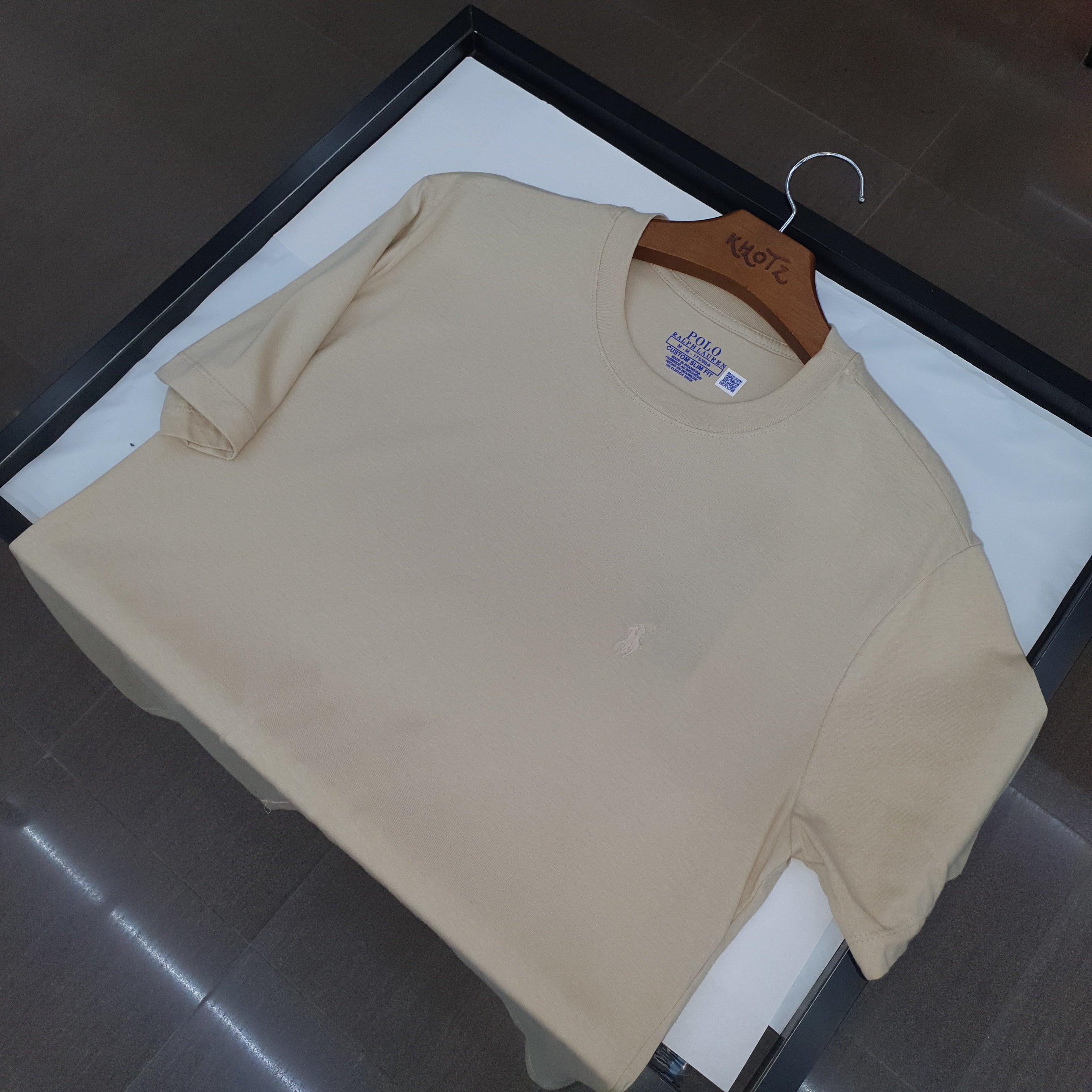 Camiseta Básica Masculina Supima Siliconada Ralph Lauren Areia Monocromática