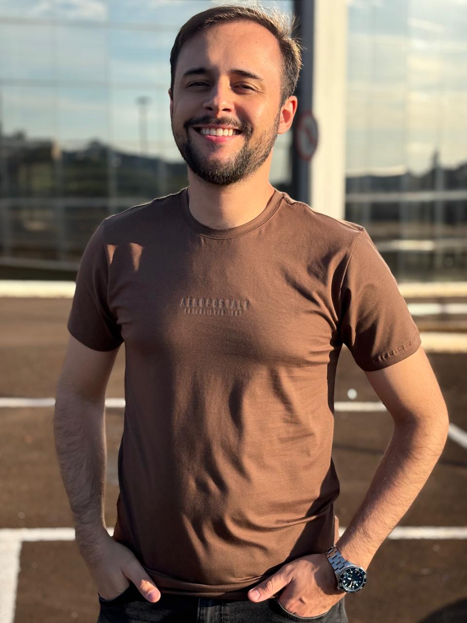 Camiseta Aeropostale Masculina Marrom Estampa Minimalista Tecido Pima