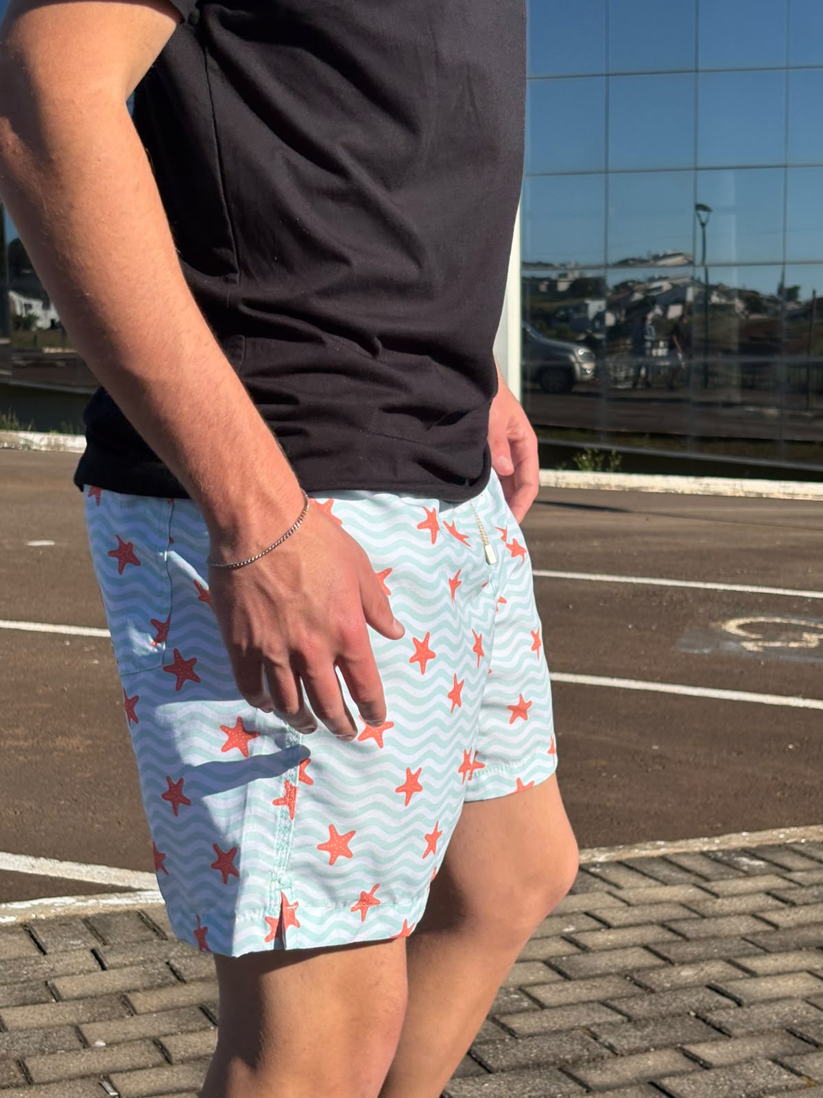 Shorts Praia Masculino Khotz Estampa Estrela do Mar com Ponteiras em Metal