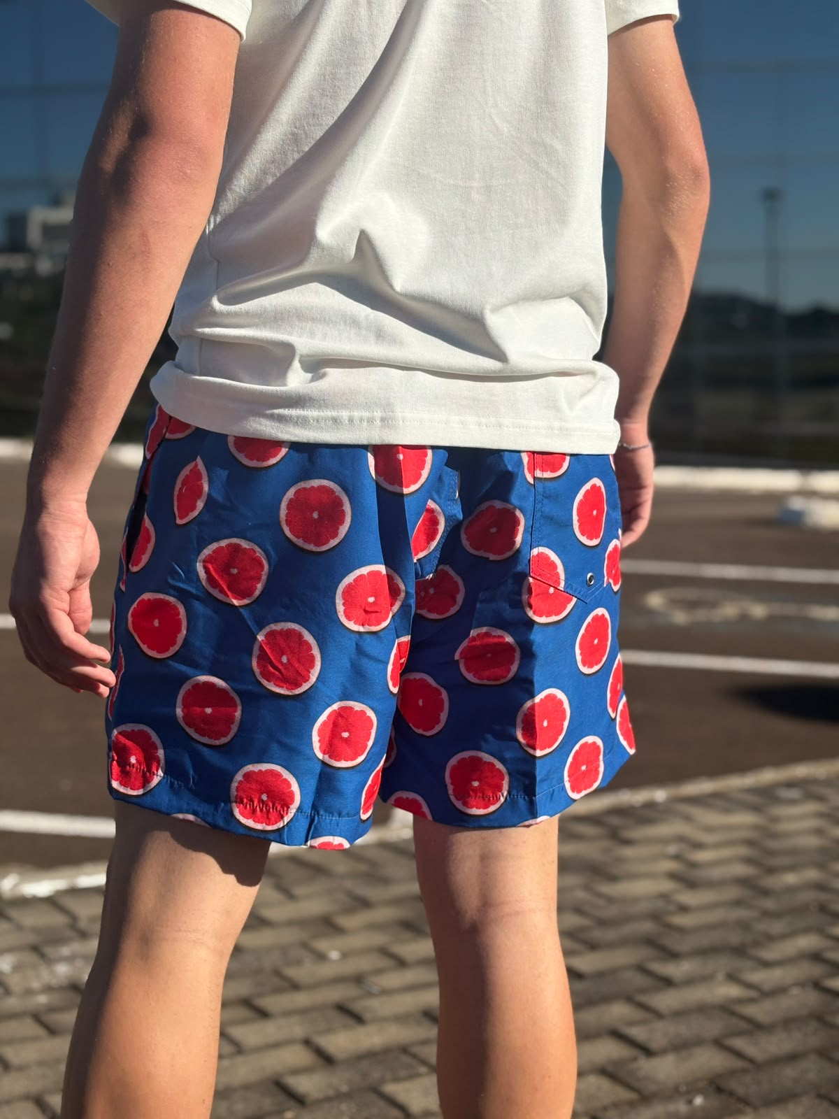 Shorts Praia Masculino Khotz Estampa Toranja Azul com Ponteiras em Metal