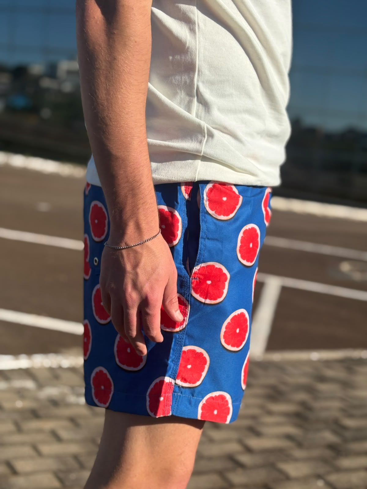 Shorts Praia Masculino Khotz Estampa Toranja Azul com Ponteiras em Metal