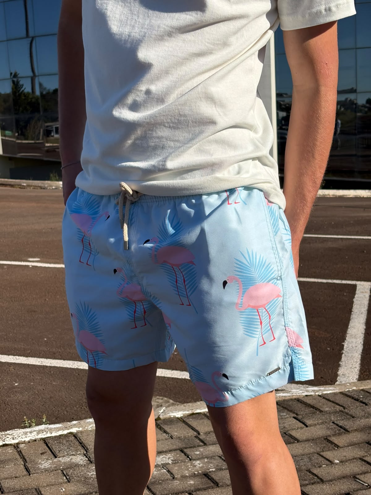 Shorts Praia Masculino Khotz Estampa Flamingo Azul com Ponteiras em Metal