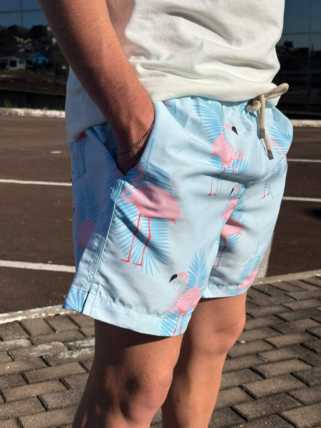 Shorts Praia Masculino Khotz Estampa Flamingo Azul com Ponteiras em Metal