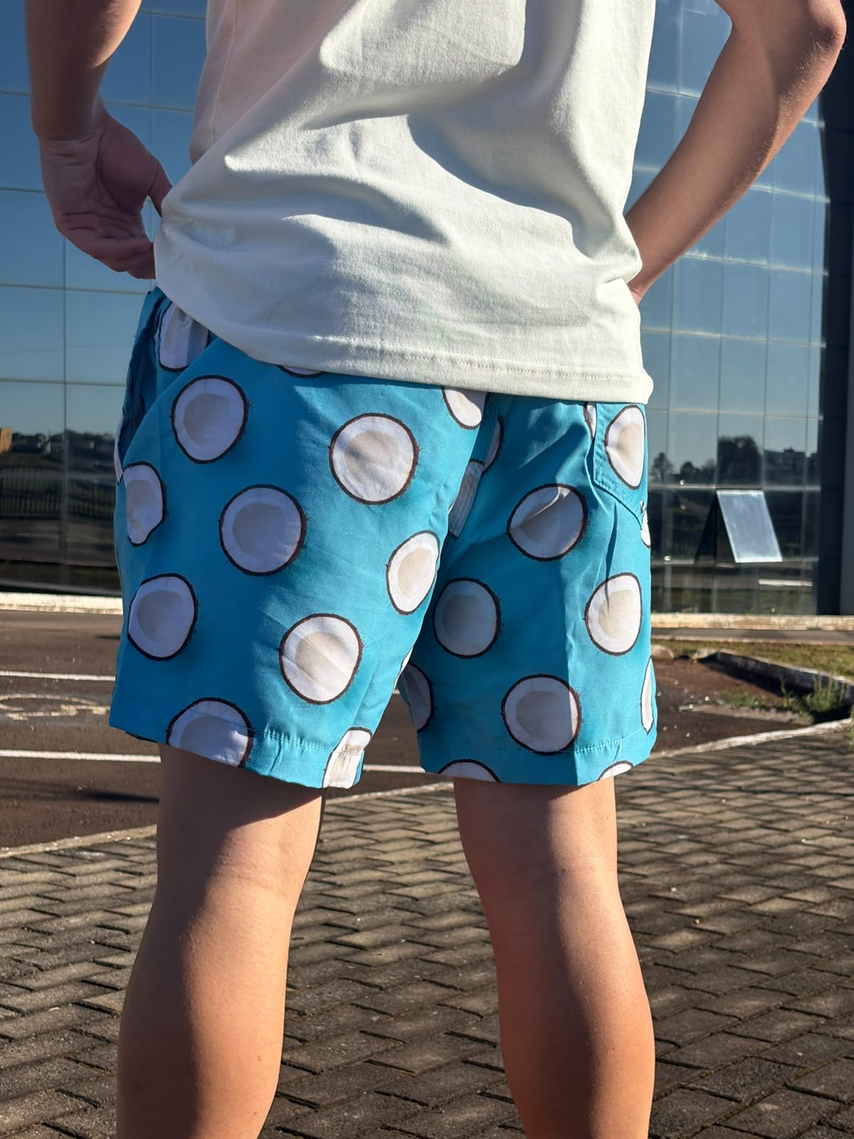 Shorts Praia Masculino Khotz Estampa Coco com Ponteiras em Metal