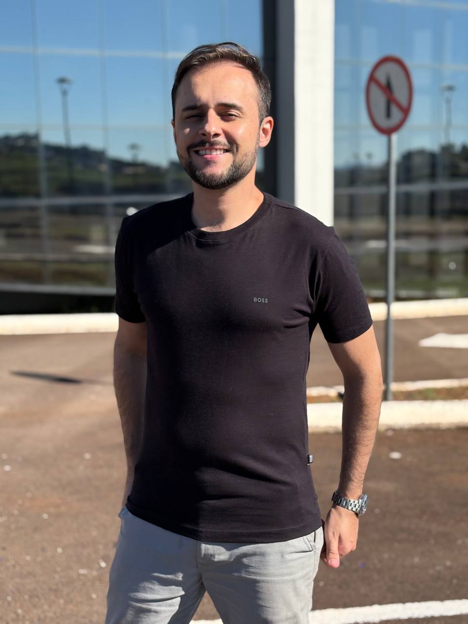 Camiseta Básica Masculina Hugo Boss Preta Logo Clássico Peito