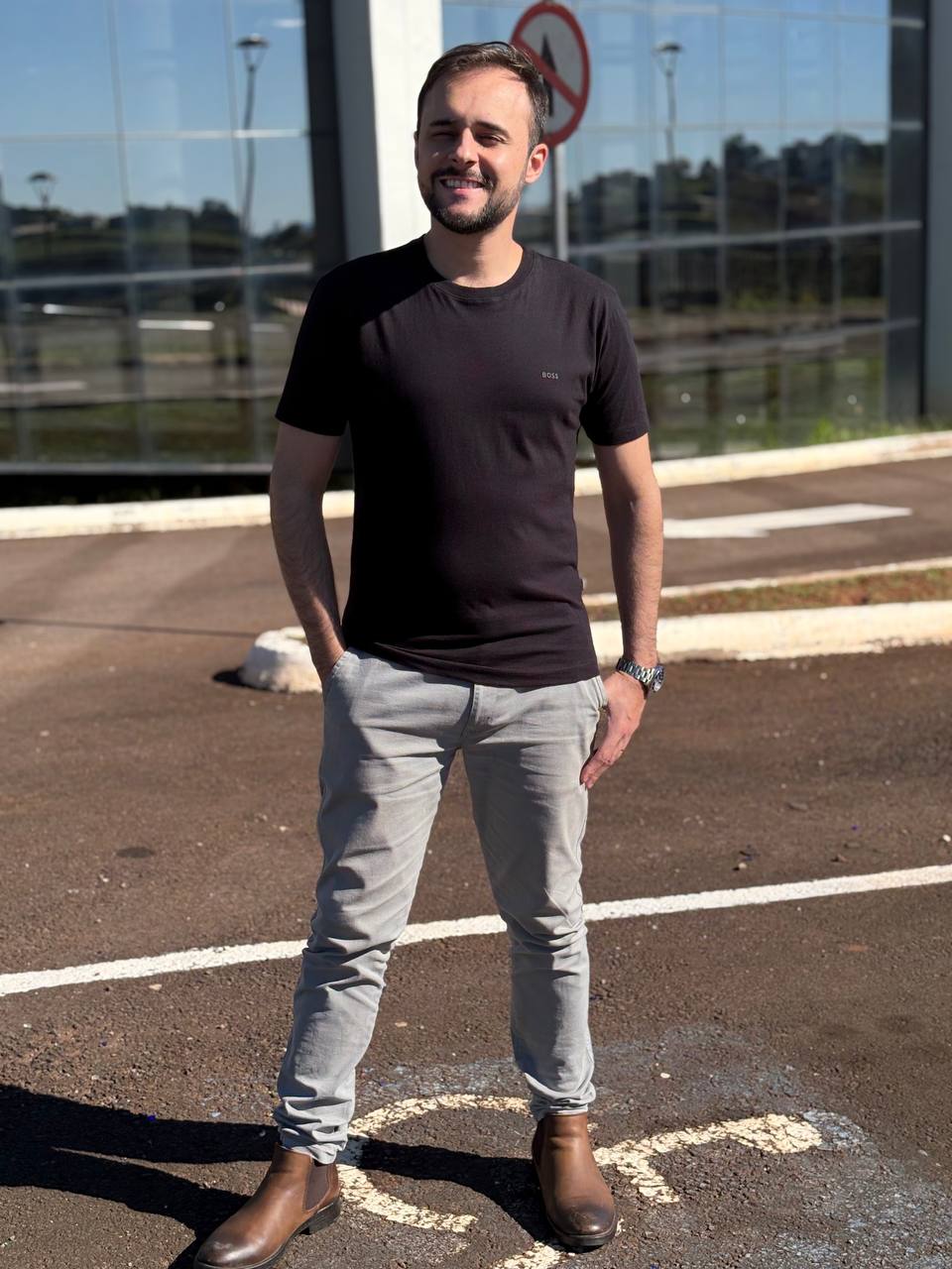Camiseta Básica Masculina Hugo Boss Preta Logo Clássico Peito